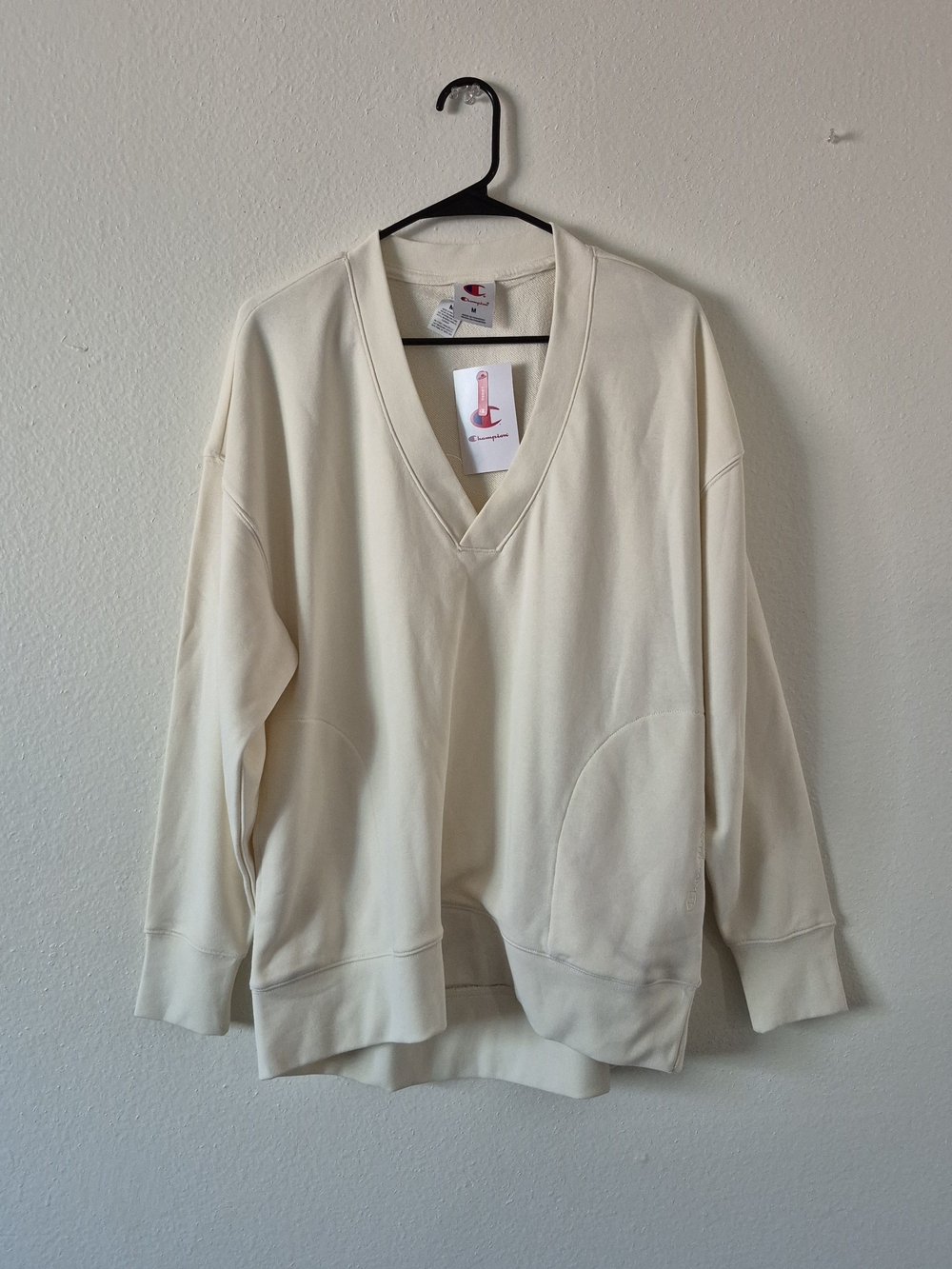Champion Women's Cream V-Neck Pullover Medium